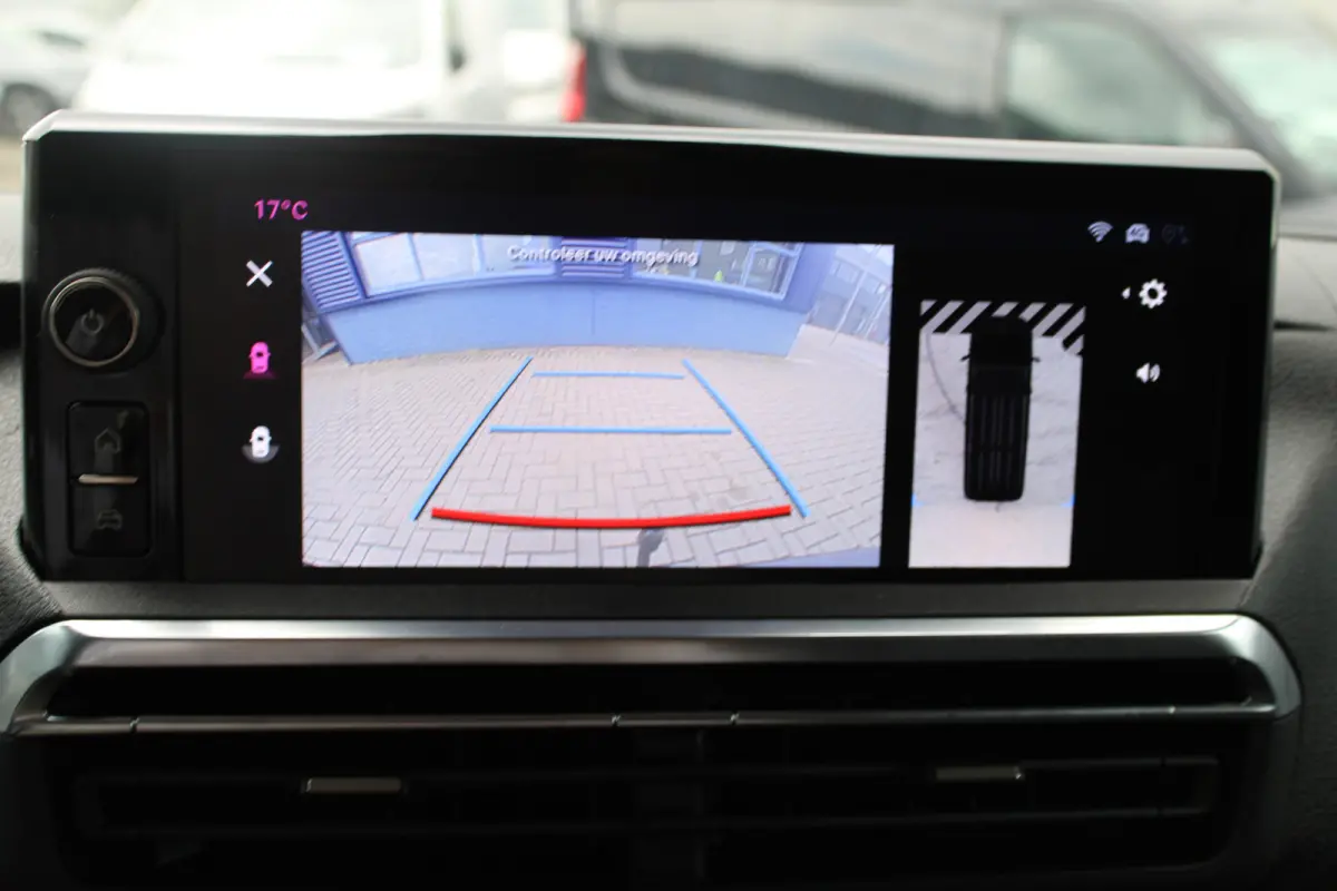 L3 2.0 145 PK |  DSV: digitale binnenspiegel met lateral side view |  Visiopark 180 achteruitrijcamera | 10" Multimedia 3D-kleuren touchscreen
