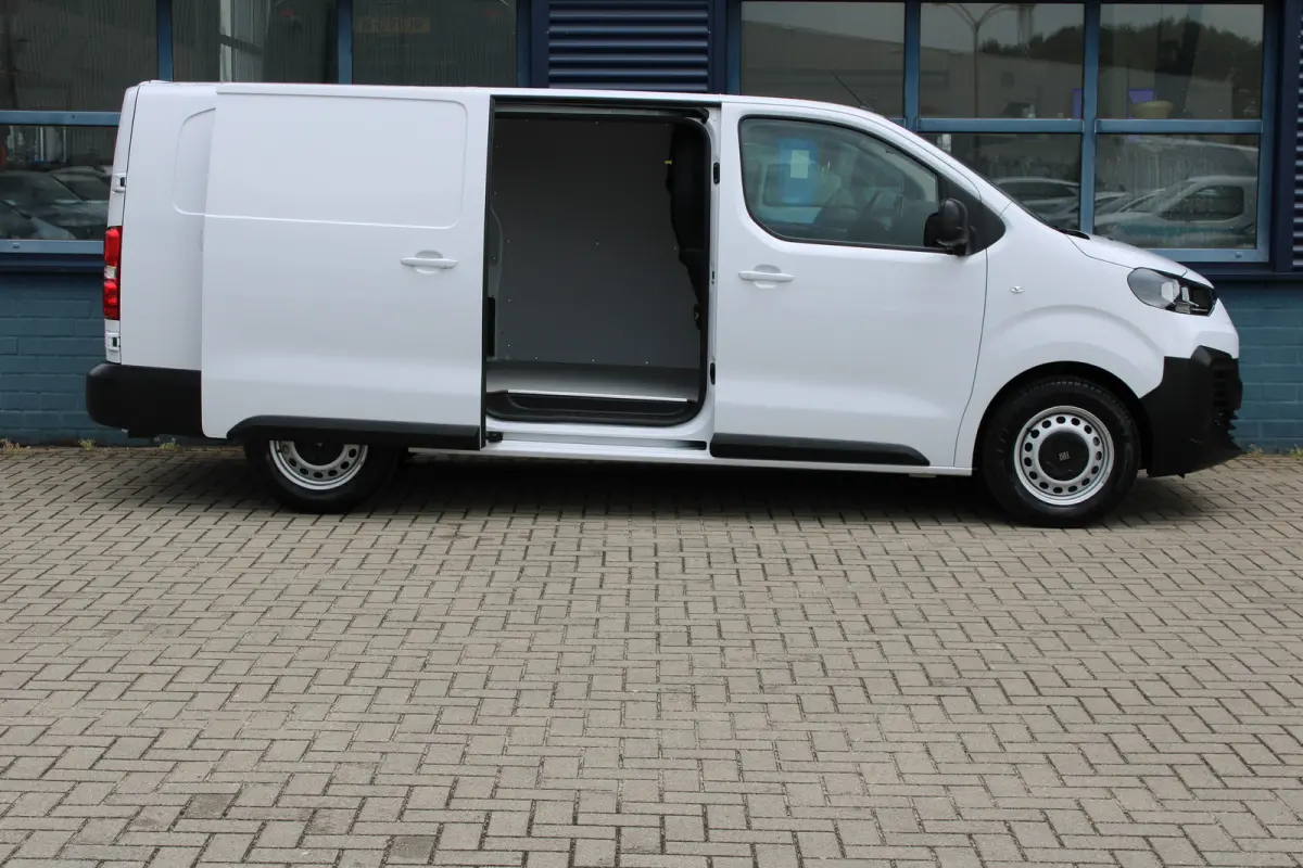 L3 2.0 145 PK |  DSV: digitale binnenspiegel met lateral side view |  Visiopark 180 achteruitrijcamera | 10" Multimedia 3D-kleuren touchscreen