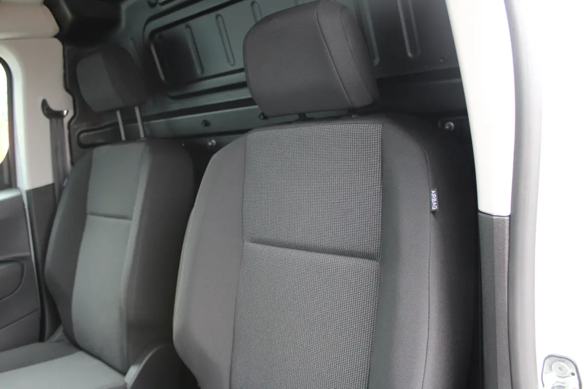 50kWh 136 PK |  Automatische A/C |  Comfort bestuurdersstoel |  Pakket Visibility, Licht en regen sensoren