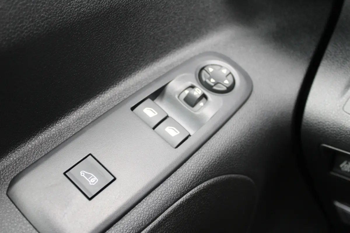 50kWh 136 PK |  Automatische A/C |  Comfort bestuurdersstoel |  Pakket Visibility, Licht en regen sensoren