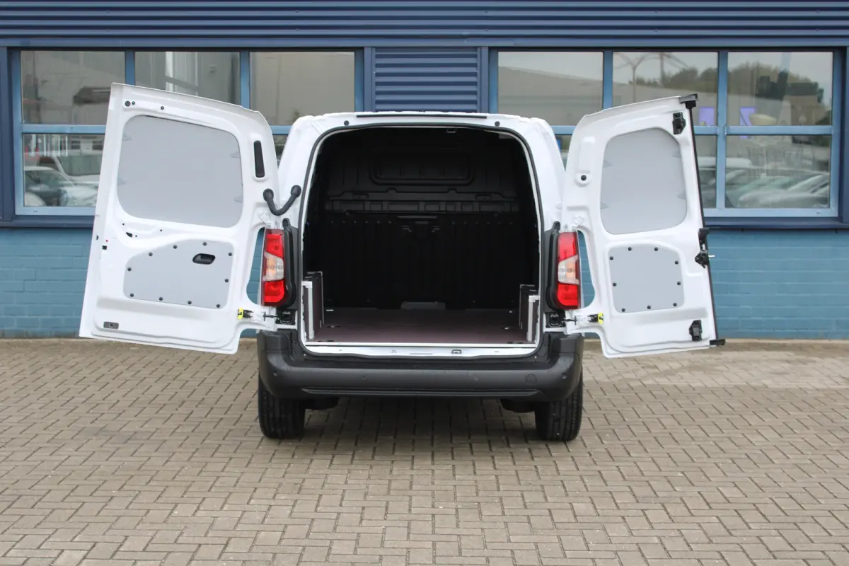 50kWh 136 PK |  Automatische A/C |  Comfort bestuurdersstoel |  Pakket Visibility, Licht en regen sensoren