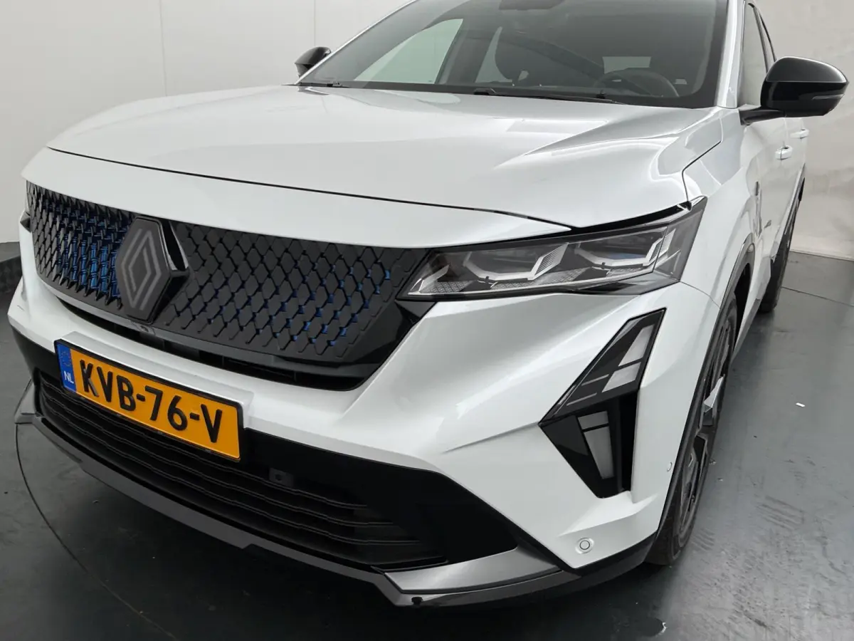 esprit Alpine full hybrid E-Tech 200 | Private Lease vanaf €797! | Pack Élysée | pack light & sound | pack privilège |