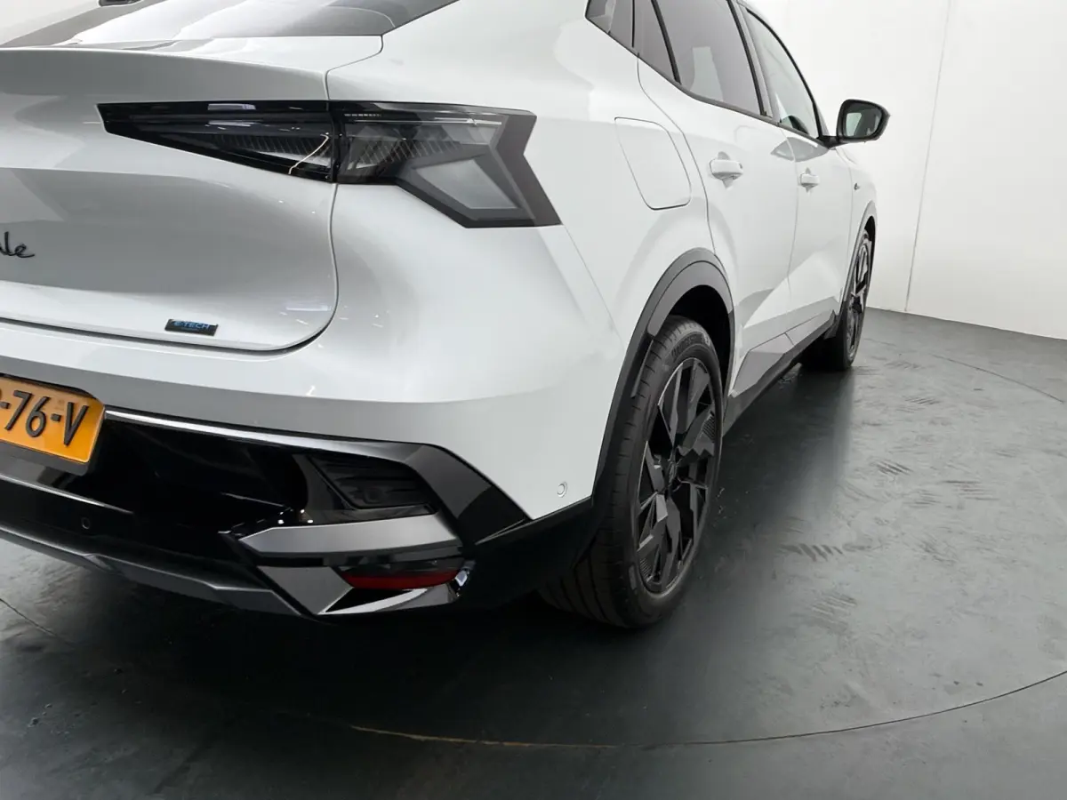 esprit Alpine full hybrid E-Tech 200 | Private Lease vanaf €797! | Pack Élysée | pack light & sound | pack privilège |