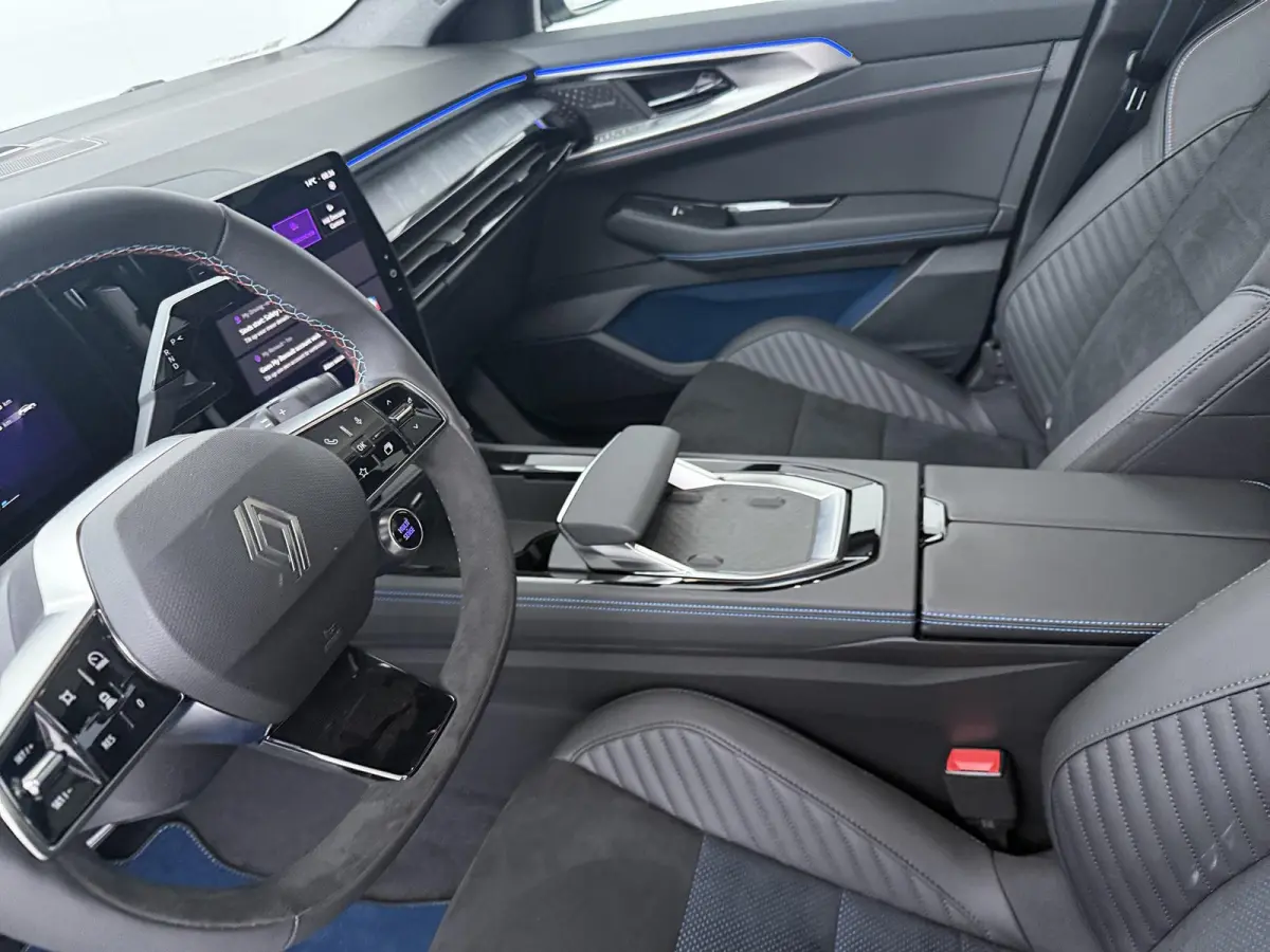esprit Alpine full hybrid E-Tech 200 | Private Lease vanaf €797! | Pack Élysée | pack light & sound | pack privilège |