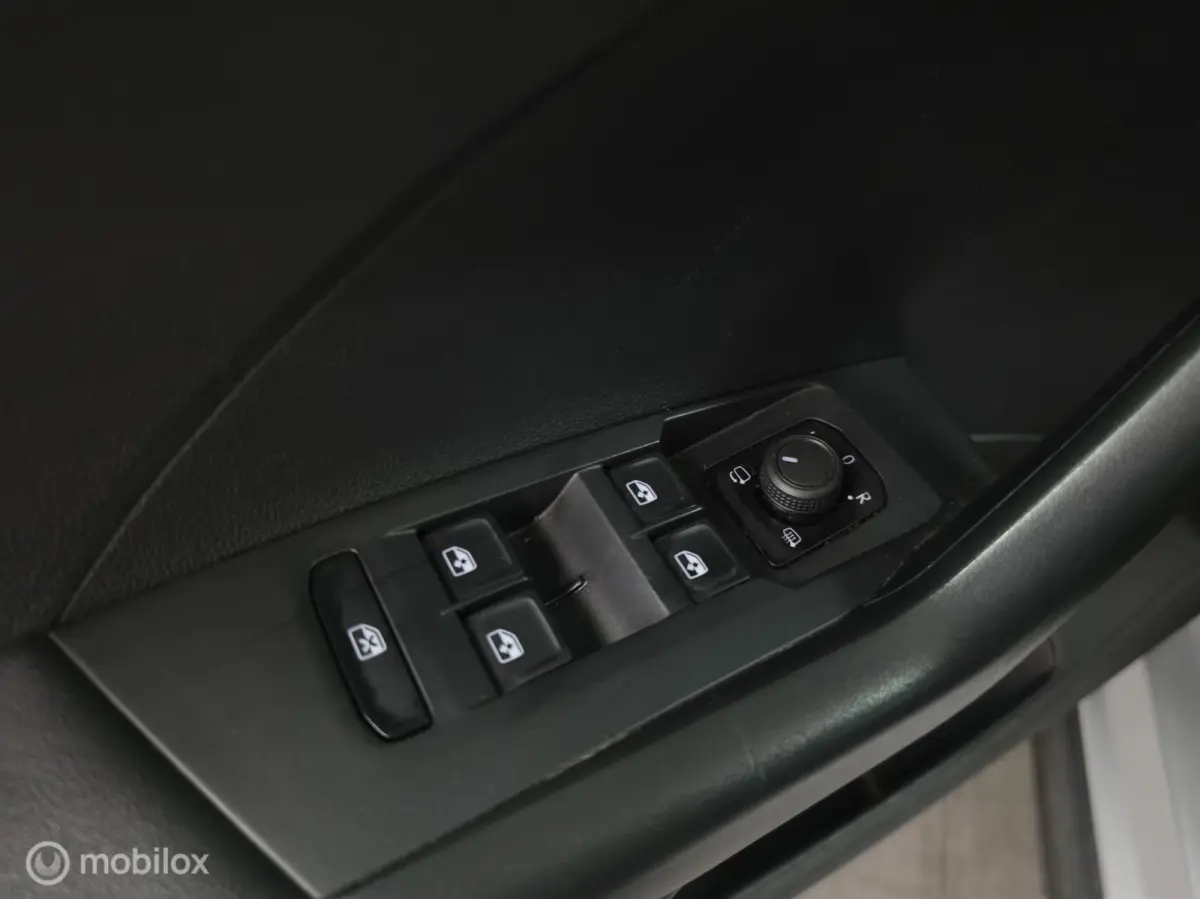 1.0 TSI R-Line| ACC | Lane A. | Carplay