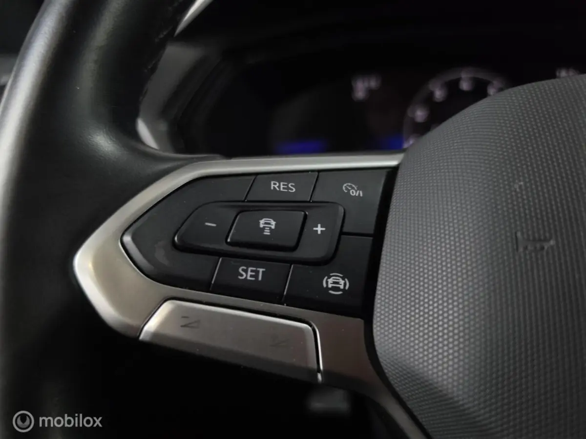 1.0 TSI R-Line| ACC | Lane A. | Carplay