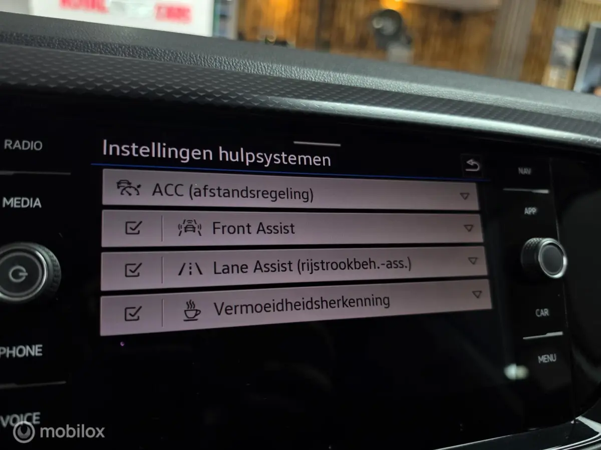 1.0 TSI R-Line| ACC | Lane A. | Carplay