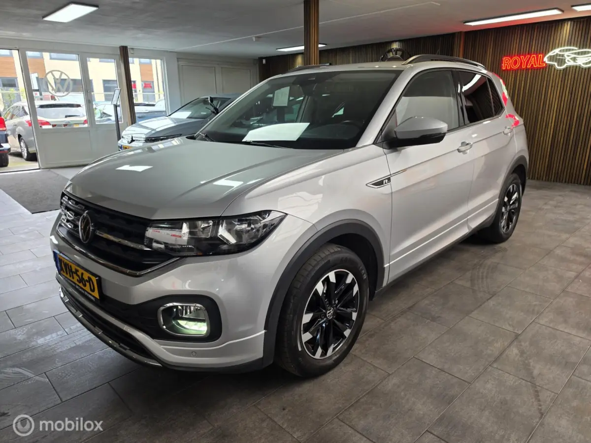 1.0 TSI R-Line| ACC | Lane A. | Carplay