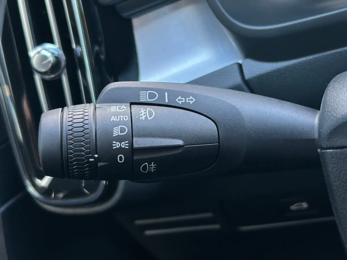 2.0 B4 Plus Dark | Harman/Kardon | Google | Trekhaak | Camera |