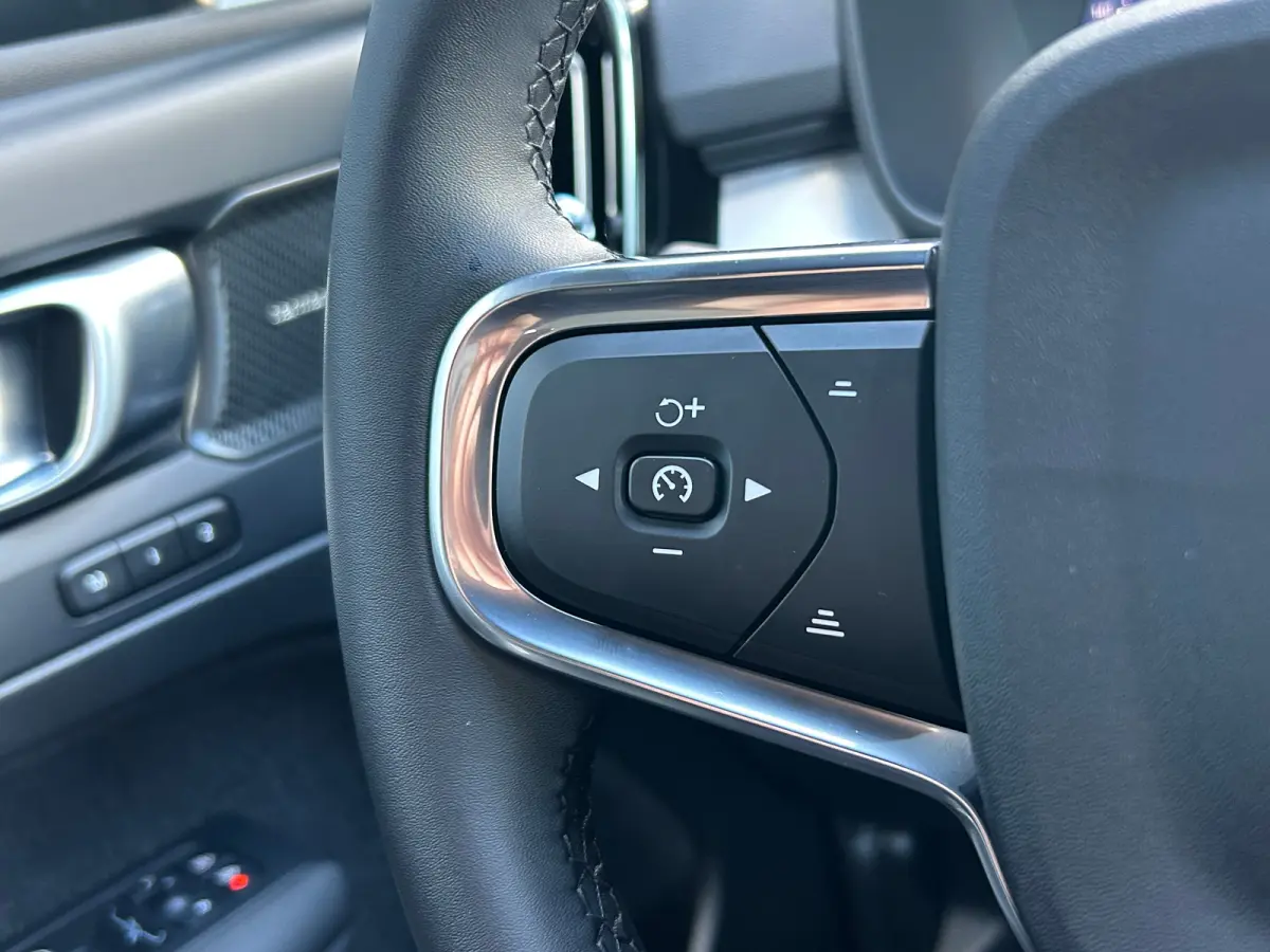 2.0 B4 Plus Dark | Harman/Kardon | Google | Trekhaak | Camera |