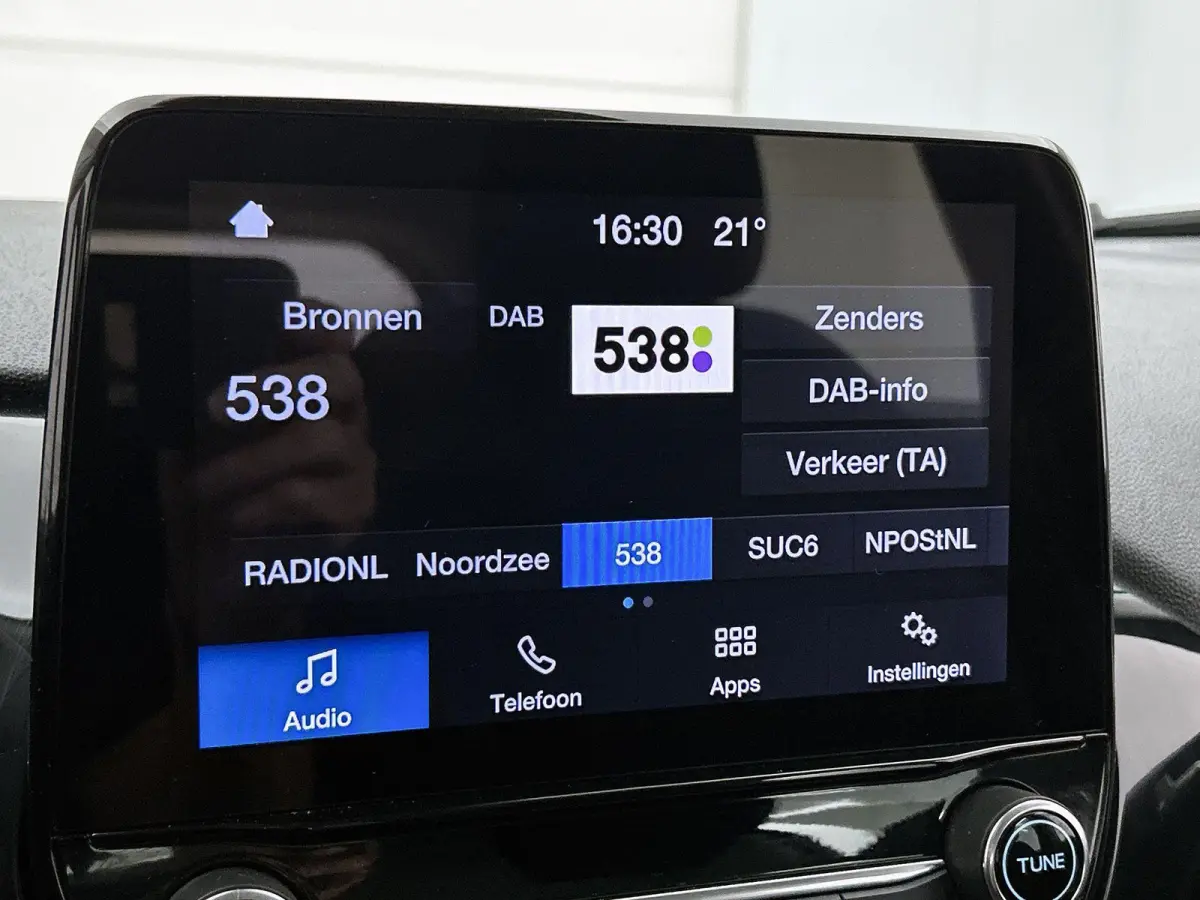 1.0 EcoBoost Hybrid Titanium Trekhaak Afneembaar | Stuur & Stoelverwarming | Cruise Control | Parkeersensoren