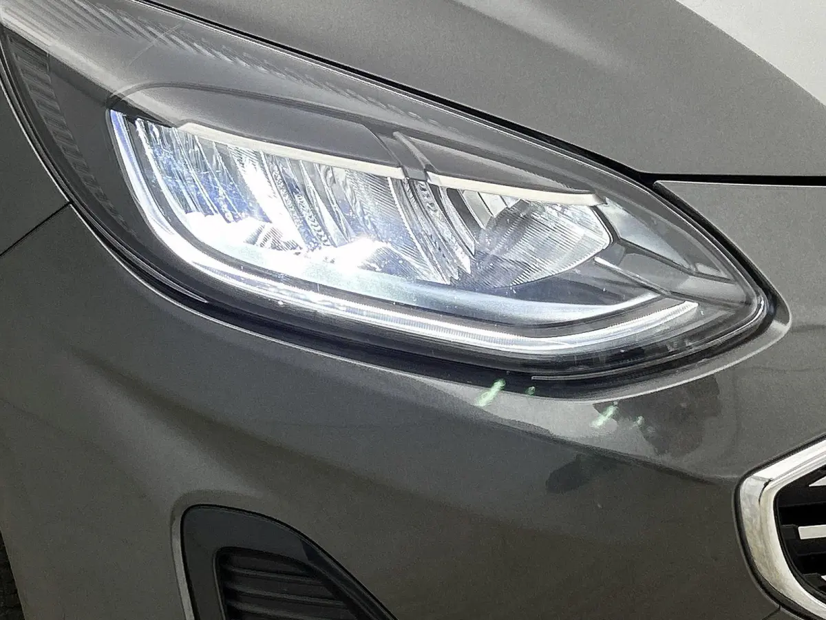 1.0 EcoBoost Hybrid Titanium Trekhaak Afneembaar | Stuur & Stoelverwarming | Cruise Control | Parkeersensoren
