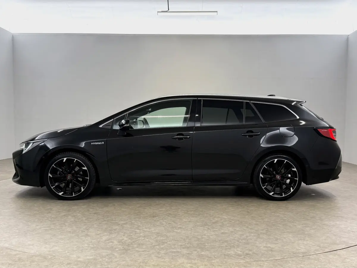 2.0 Hybrid GR-Sport Plus 184PK | Camera | HuD | JBL | Carplay | Cruise | Trekhaak