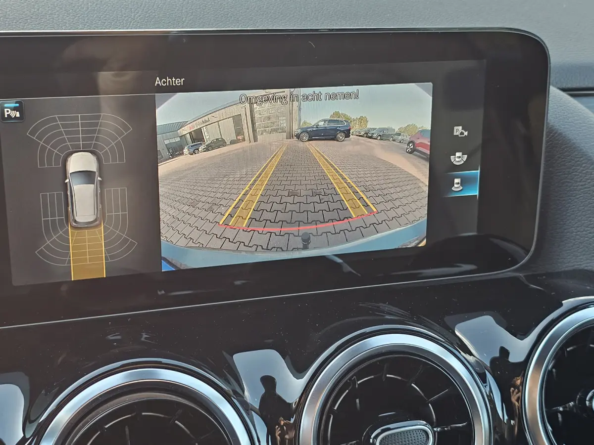 250 e Business Solution Luxury Limited PHEV | LED | Trekhaak | Stoelverwarming | Widescreen | Parkeerhulp | Camera | All-seasons |