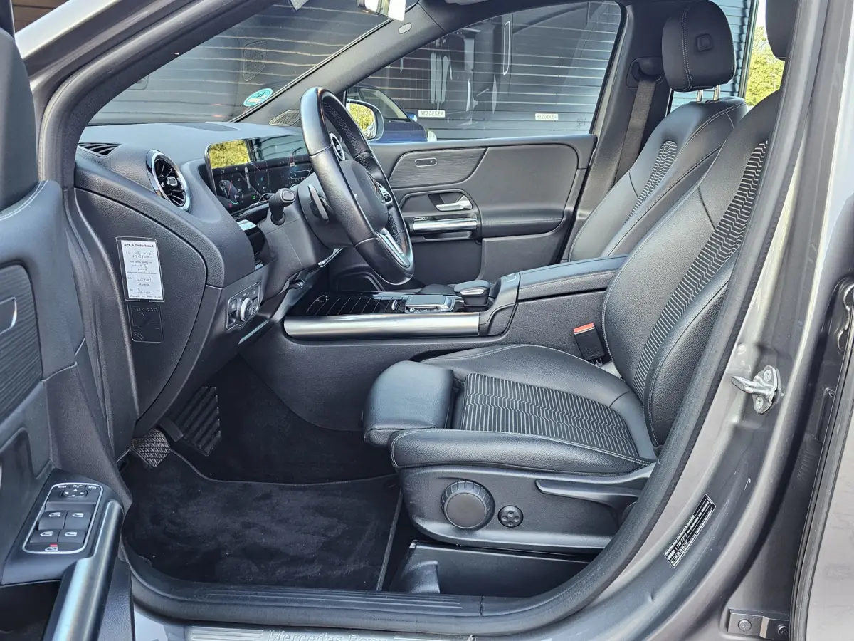250 e Business Solution Luxury Limited PHEV | LED | Trekhaak | Stoelverwarming | Widescreen | Parkeerhulp | Camera | All-seasons |
