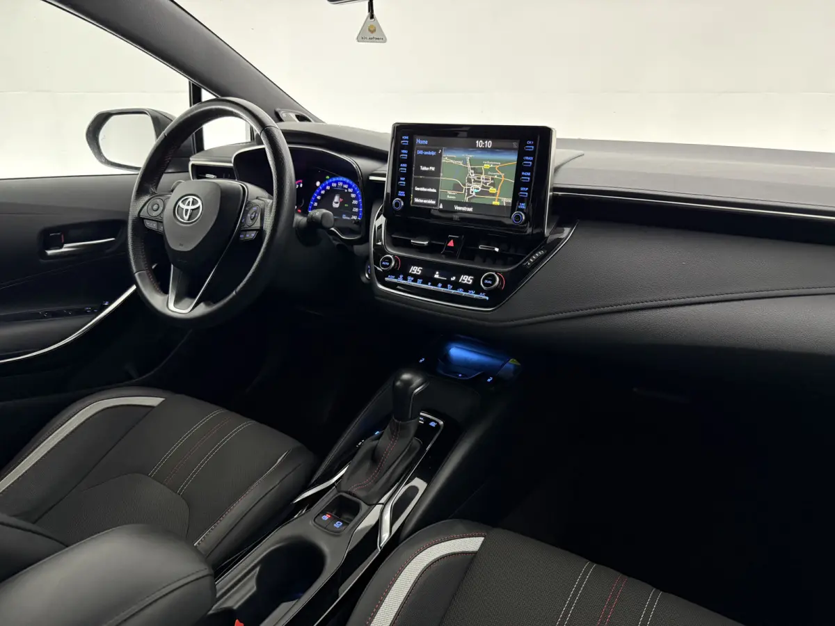2.0 Hybrid GR-Sport Plus 184PK | Camera | HuD | JBL | Carplay | Cruise | Trekhaak