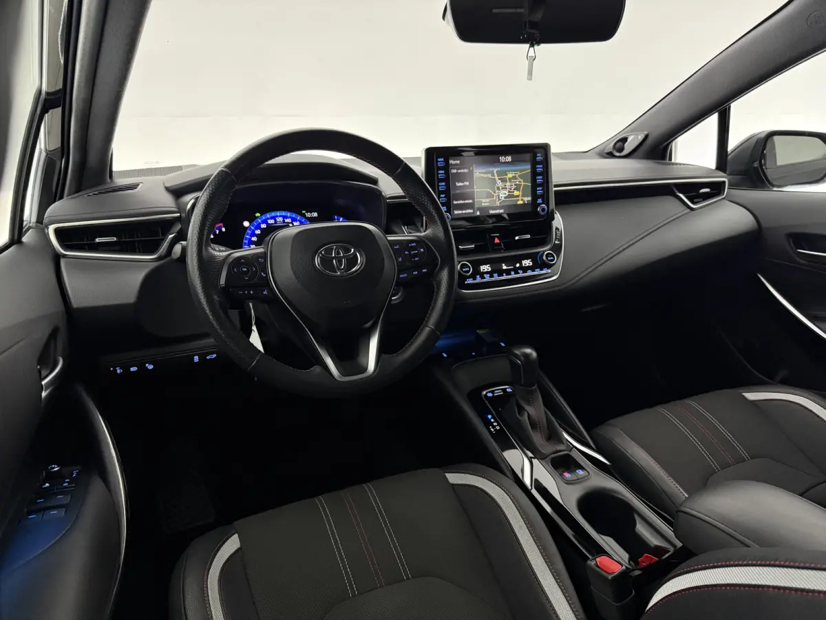 2.0 Hybrid GR-Sport Plus 184PK | Camera | HuD | JBL | Carplay | Cruise | Trekhaak