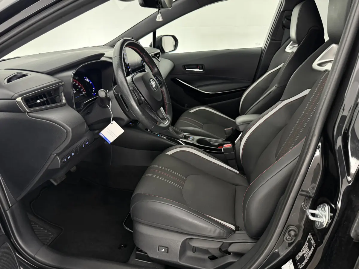 2.0 Hybrid GR-Sport Plus 184PK | Camera | HuD | JBL | Carplay | Cruise | Trekhaak