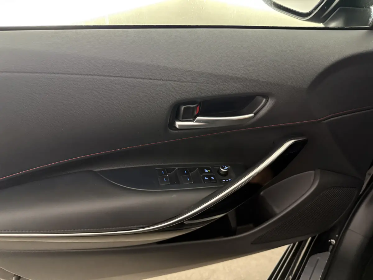 2.0 Hybrid GR-Sport Plus 184PK | Camera | HuD | JBL | Carplay | Cruise | Trekhaak