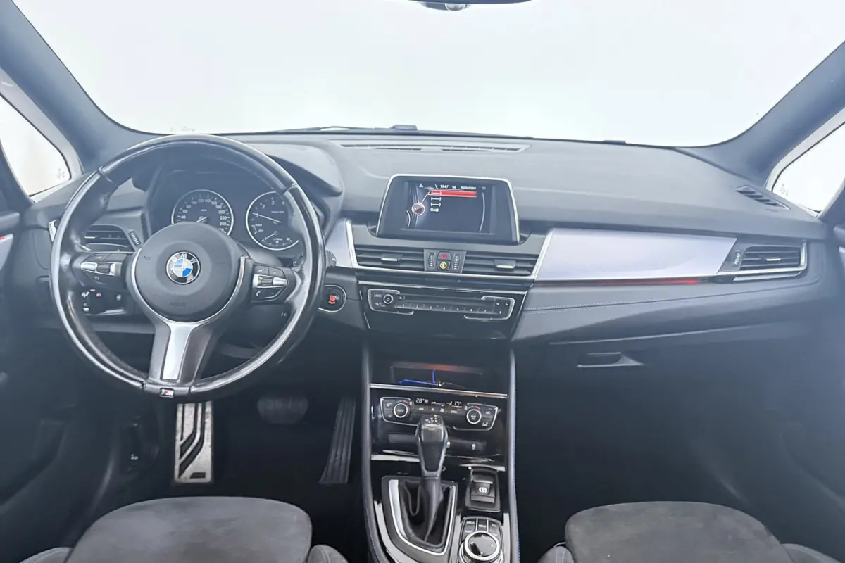 218i Centennial Executive 7p. | M-sport | Trekhaak | Org NL | Navigatie