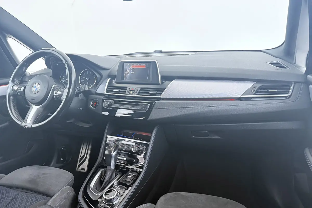 218i Centennial Executive 7p. | M-sport | Trekhaak | Org NL | Navigatie