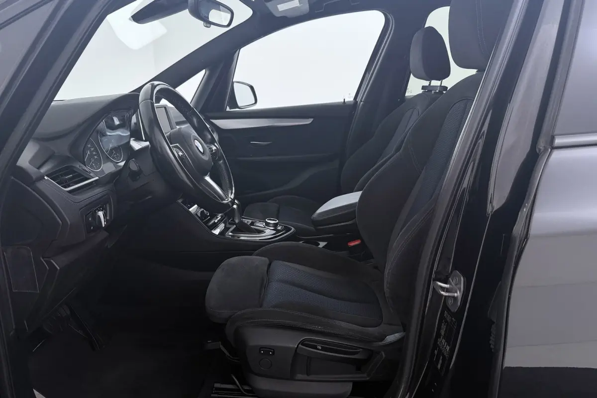 218i Centennial Executive 7p. | M-sport | Trekhaak | Org NL | Navigatie