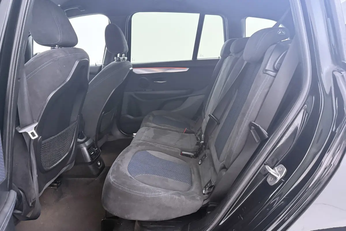 218i Centennial Executive 7p. | M-sport | Trekhaak | Org NL | Navigatie