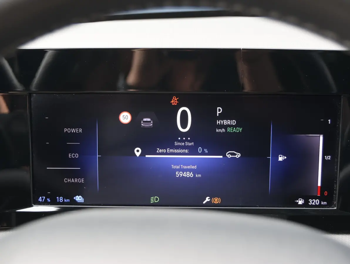 180pk Plug-In Hybrid Edition | 1ste eigenaar | Stuur/Stoelverwarming | Camera | LED lampen | Navigatie | AUTOMAAT