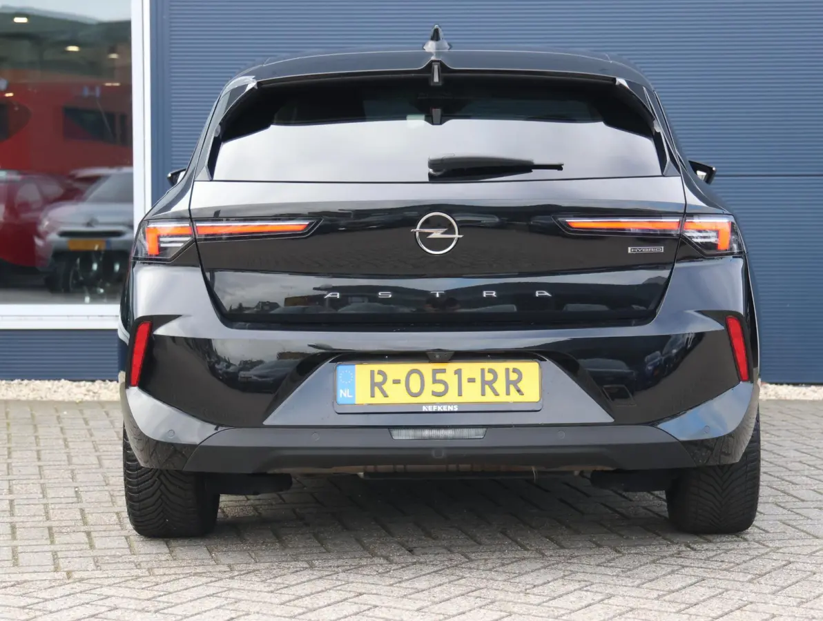 180pk Plug-In Hybrid Edition | 1ste eigenaar | Stuur/Stoelverwarming | Camera | LED lampen | Navigatie | AUTOMAAT