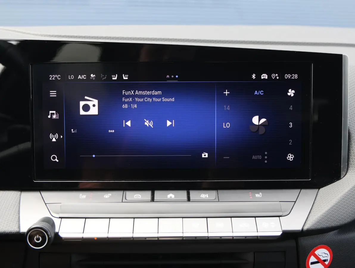 180pk Plug-In Hybrid Edition | 1ste eigenaar | Stuur/Stoelverwarming | Camera | LED lampen | Navigatie | AUTOMAAT