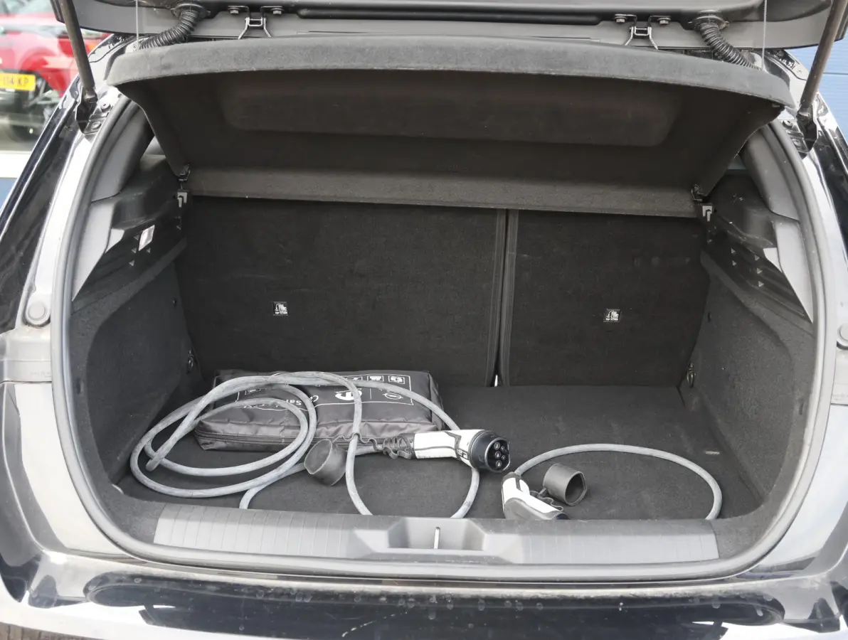 180pk Plug-In Hybrid Edition | 1ste eigenaar | Stuur/Stoelverwarming | Camera | LED lampen | Navigatie | AUTOMAAT