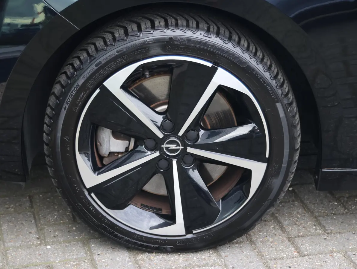 180pk Plug-In Hybrid Edition | 1ste eigenaar | Stuur/Stoelverwarming | Camera | LED lampen | Navigatie | AUTOMAAT