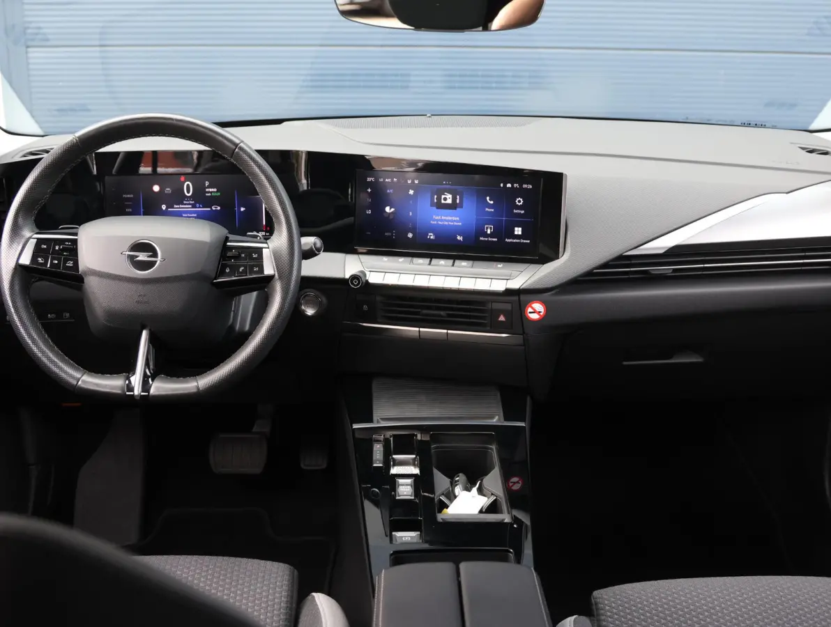 180pk Plug-In Hybrid Edition | 1ste eigenaar | Stuur/Stoelverwarming | Camera | LED lampen | Navigatie | AUTOMAAT