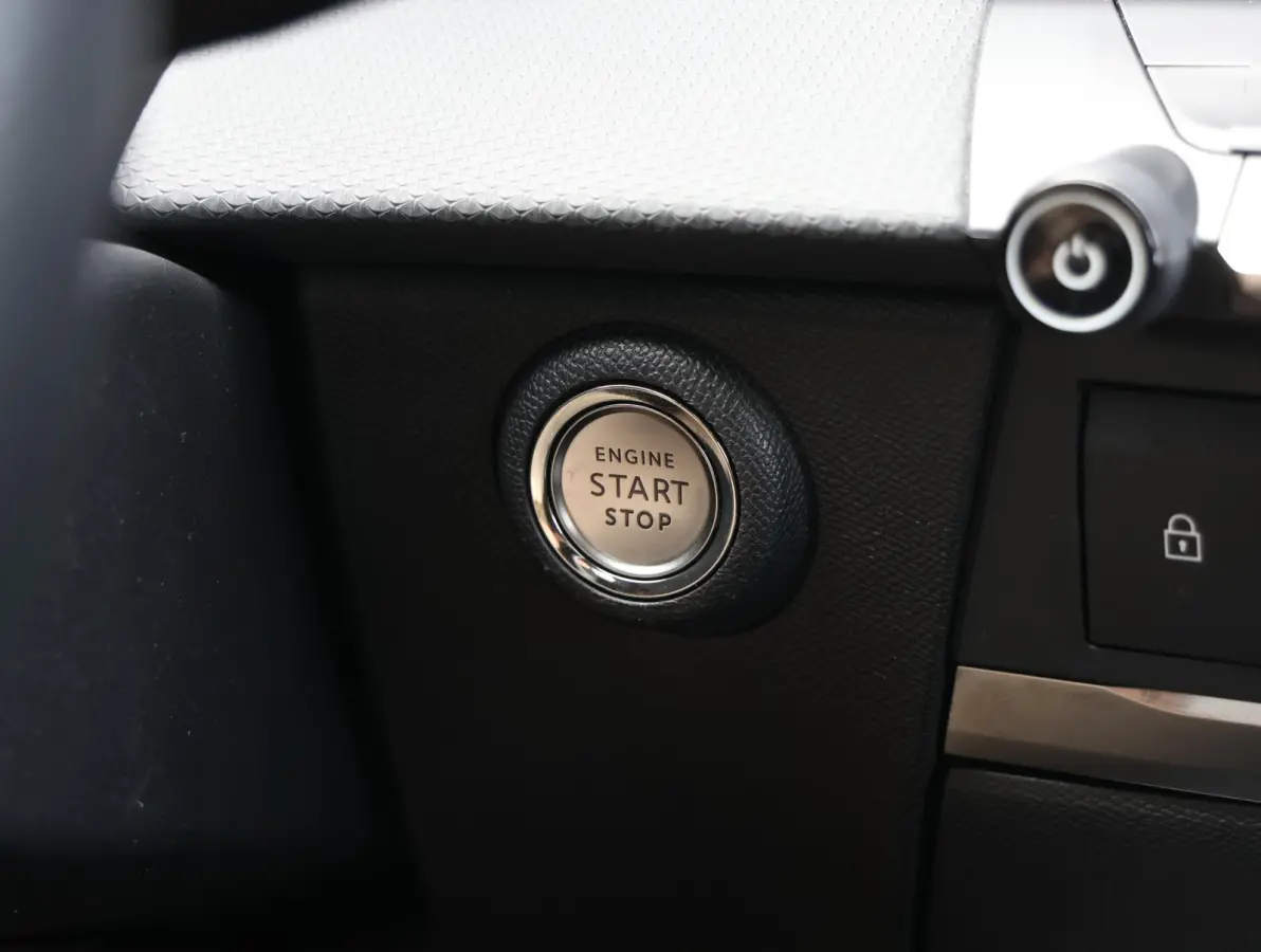180pk Plug-In Hybrid Edition | 1ste eigenaar | Stuur/Stoelverwarming | Camera | LED lampen | Navigatie | AUTOMAAT