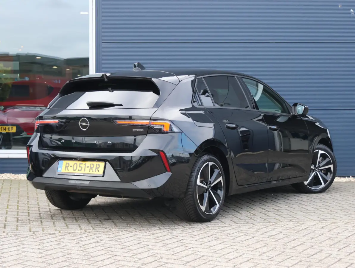 180pk Plug-In Hybrid Edition | 1ste eigenaar | Stuur/Stoelverwarming | Camera | LED lampen | Navigatie | AUTOMAAT