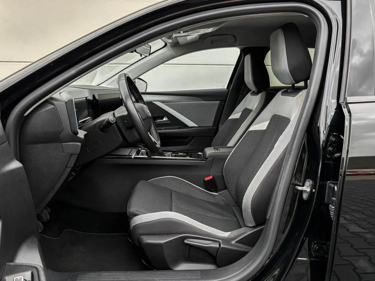 1.2 Turbo 110pk Level 2 | Carplay | Full LED | Privacy glass