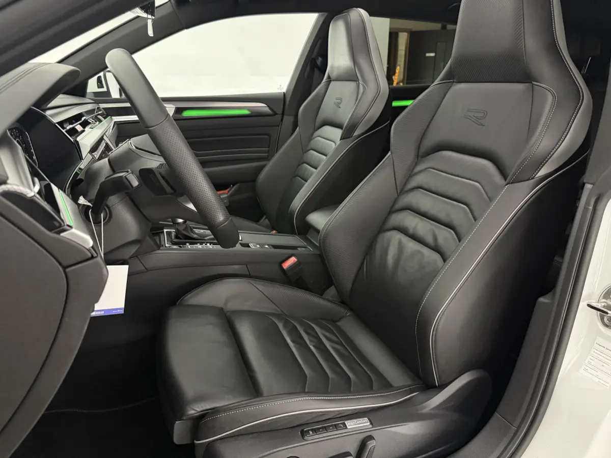 1.4 TSI eHybrid R-Line Business+ | Pano | 360° | Virtual | Sfeer | Carplay | Cruise | Trekhaak