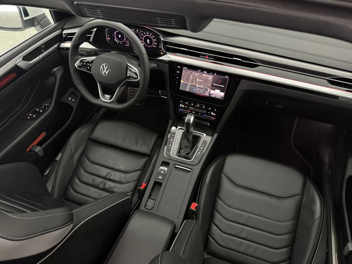 1.4 TSI eHybrid R-Line Business+ | Pano | 360° | Virtual | Sfeer | Carplay | Cruise | Trekhaak