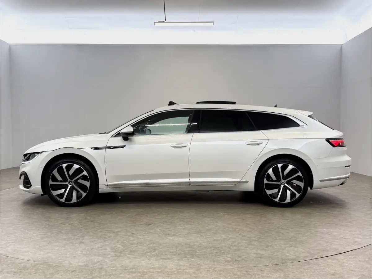 1.4 TSI eHybrid R-Line Business+ | Pano | 360° | Virtual | Sfeer | Carplay | Cruise | Trekhaak