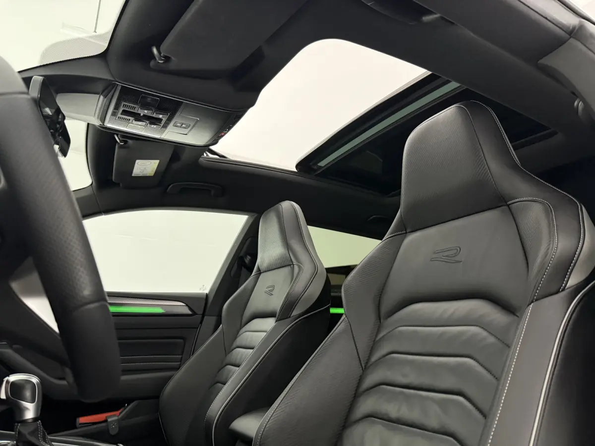 1.4 TSI eHybrid R-Line Business+ | Pano | 360° | Virtual | Sfeer | Carplay | Cruise | Trekhaak