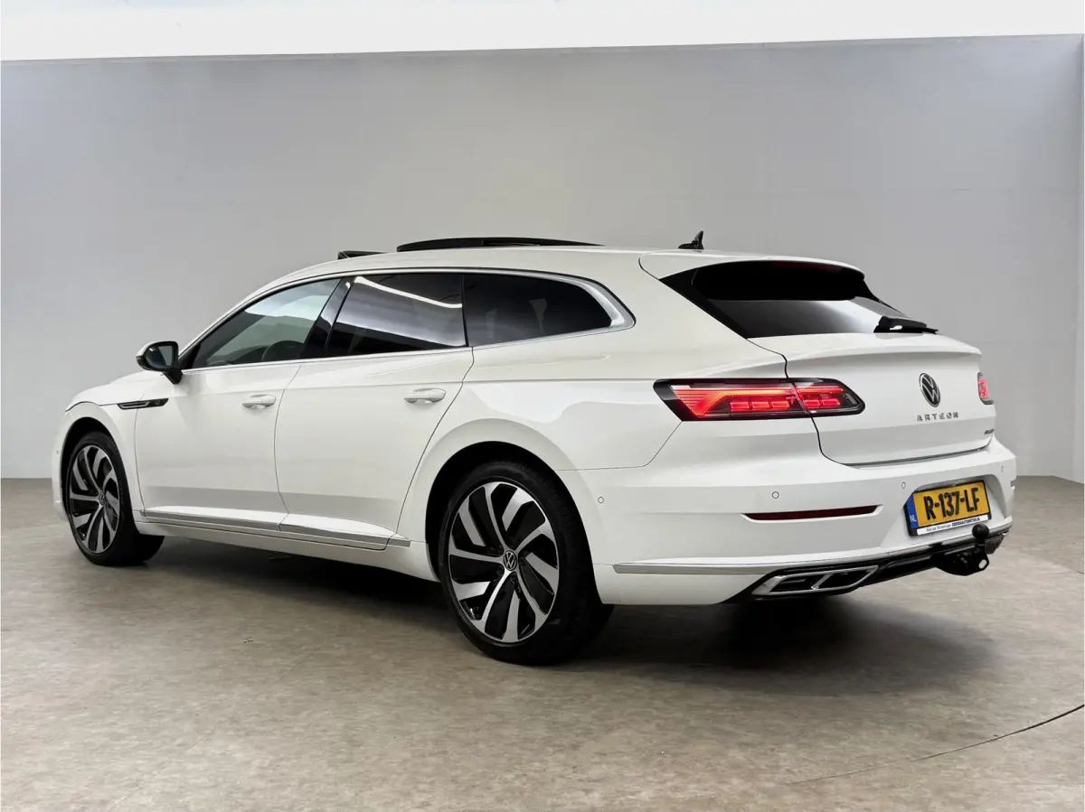 1.4 TSI eHybrid R-Line Business+ | Pano | 360° | Virtual | Sfeer | Carplay | Cruise | Trekhaak