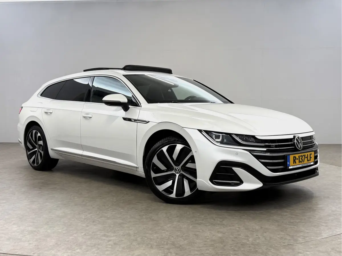 1.4 TSI eHybrid R-Line Business+ | Pano | 360° | Virtual | Sfeer | Carplay | Cruise | Trekhaak