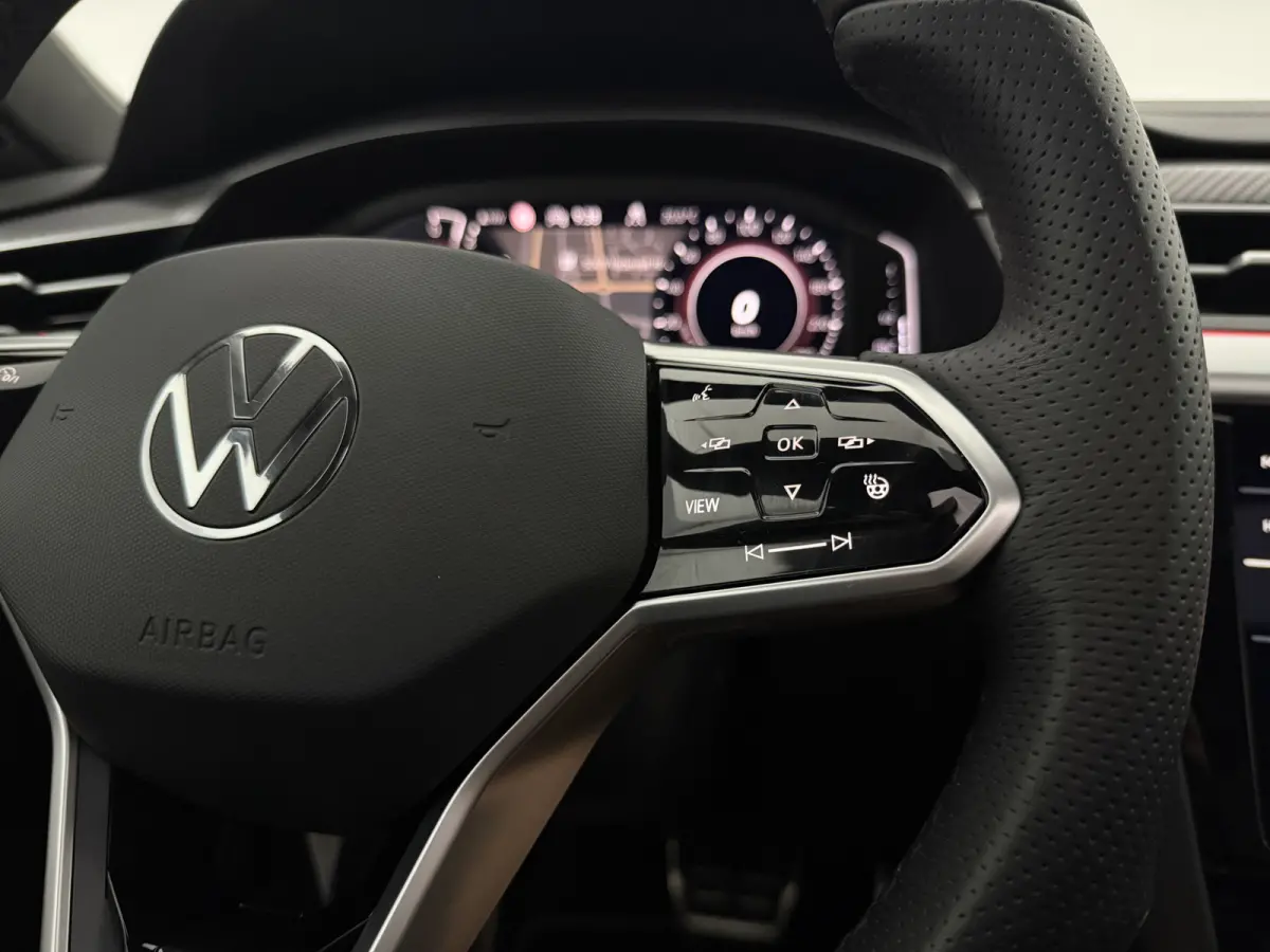 1.4 TSI eHybrid R-Line Business+ | Pano | 360° | Virtual | Sfeer | Carplay | Cruise | Trekhaak