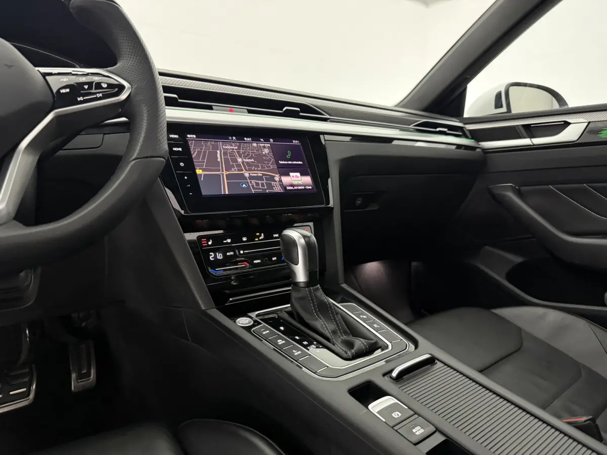 1.4 TSI eHybrid R-Line Business+ | Pano | 360° | Virtual | Sfeer | Carplay | Cruise | Trekhaak