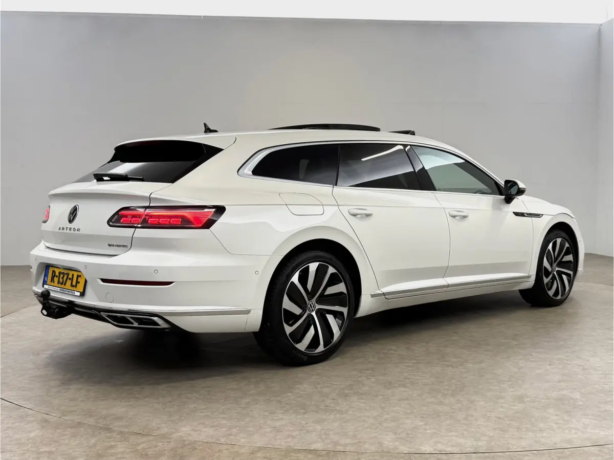 1.4 TSI eHybrid R-Line Business+ | Pano | 360° | Virtual | Sfeer | Carplay | Cruise | Trekhaak