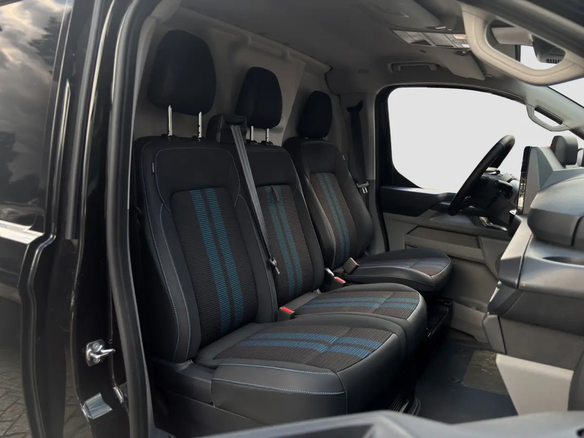 320 2.5 PHEV L2H1 Sport | Adap. Cruise Control | Winterpack | 360 Camera | Elektr. Trekhaak |