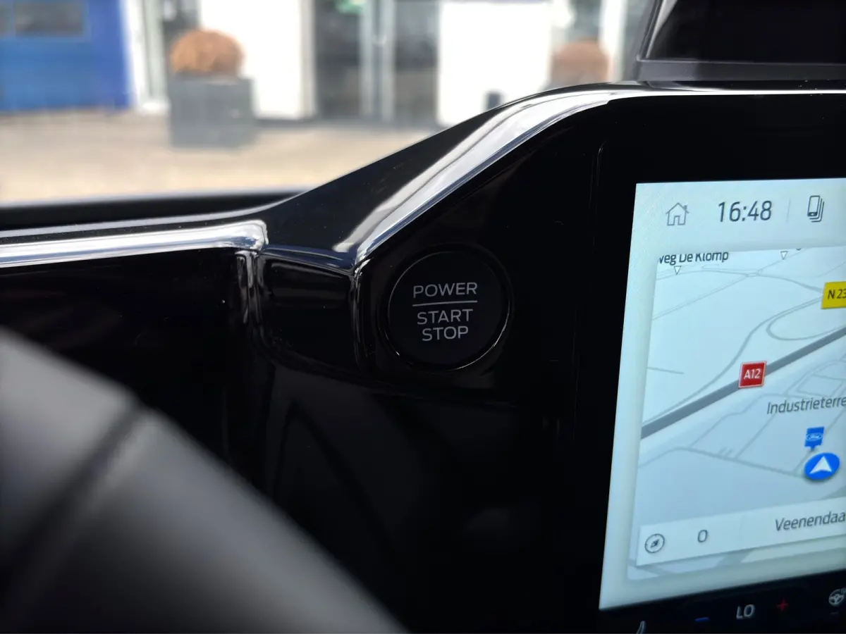 320 2.5 PHEV L2H1 Sport | Adap. Cruise Control | Winterpack | 360 Camera | Elektr. Trekhaak |