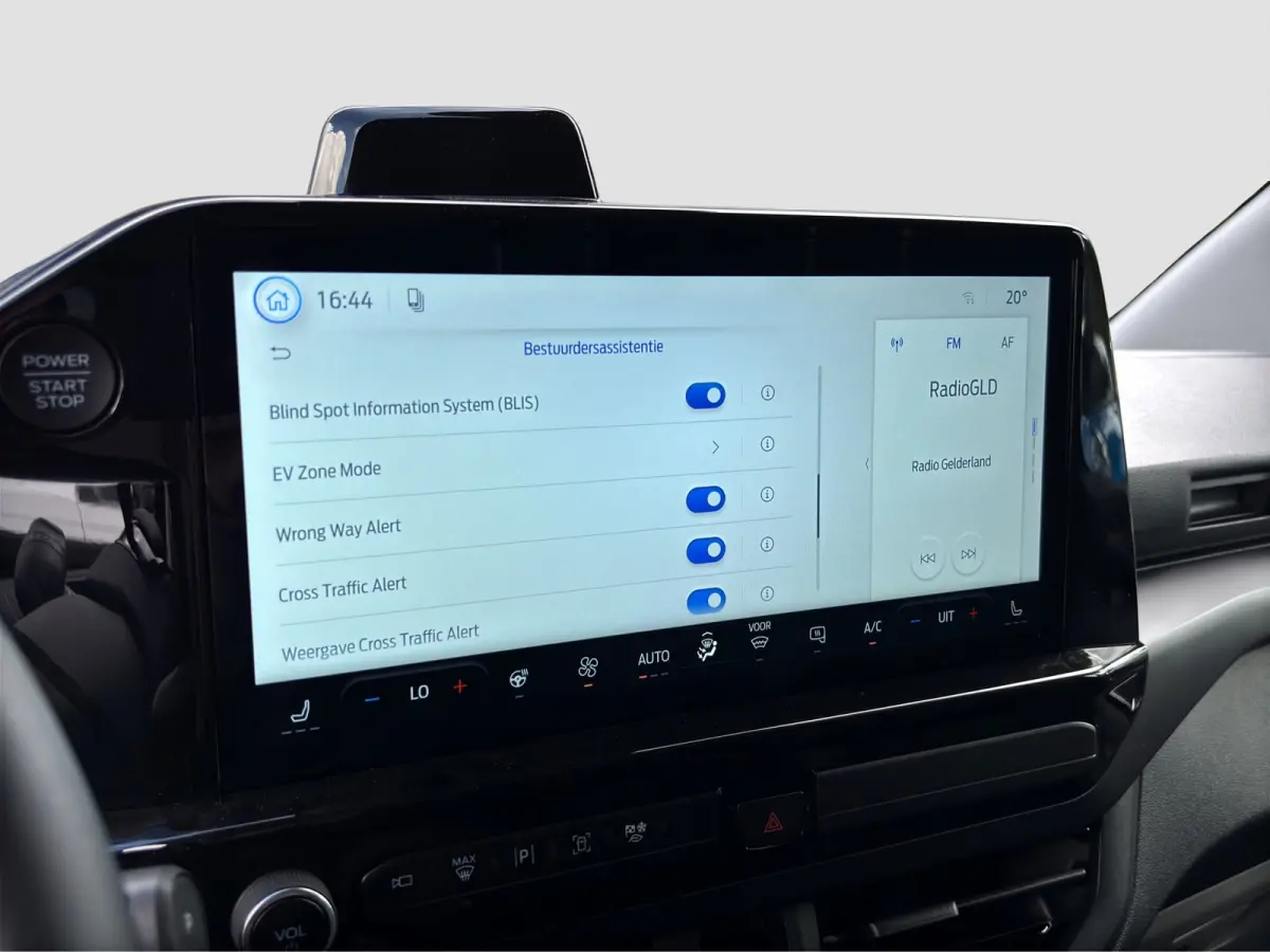 320 2.5 PHEV L2H1 Sport | Adap. Cruise Control | Winterpack | 360 Camera | Elektr. Trekhaak |