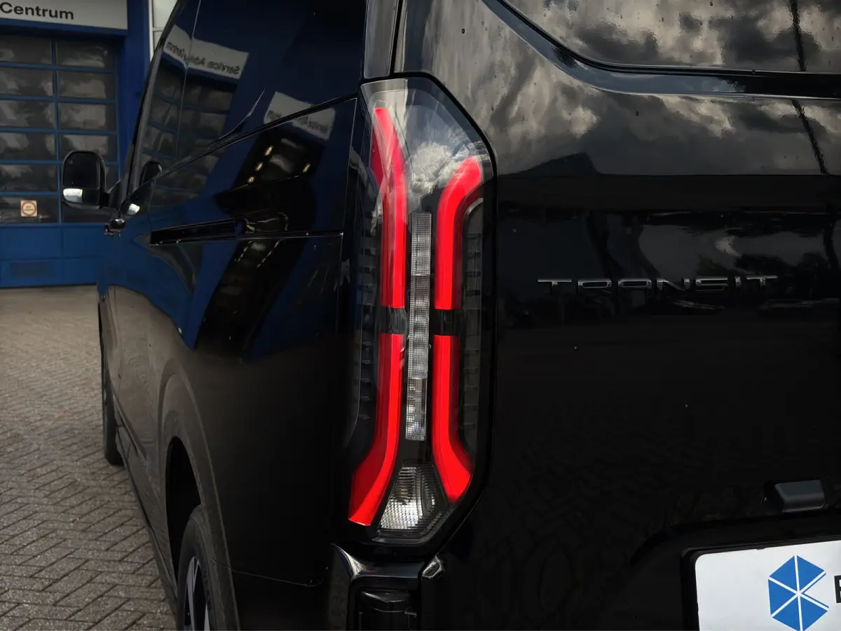 320 2.5 PHEV L2H1 Sport | Adap. Cruise Control | Winterpack | 360 Camera | Elektr. Trekhaak |
