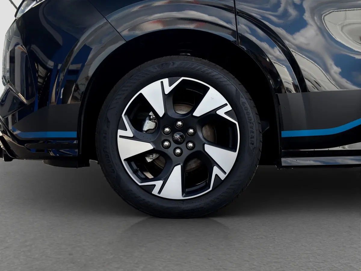 320 2.5 PHEV L2H1 Sport | Adap. Cruise Control | Winterpack | 360 Camera | Elektr. Trekhaak |